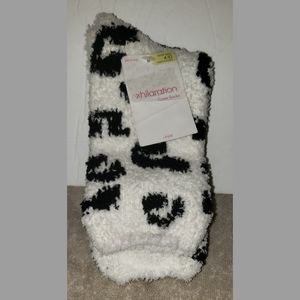 NWT Womens Xhilaration Crew Cozy Socks Size: 4-10